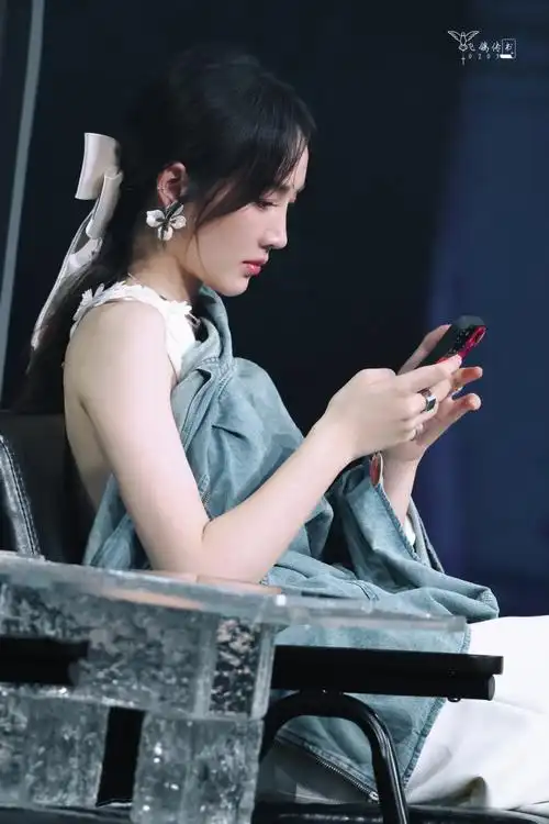 孟佳的穿搭图鉴##中免日上美无止境##中免日上