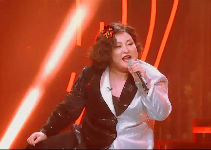 百变大咖秀回归贾玲模仿结石姐神似许晴锤娜丽莎模仿汪峰酷似于正