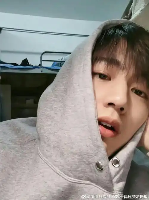 张凌赫素人时期照片