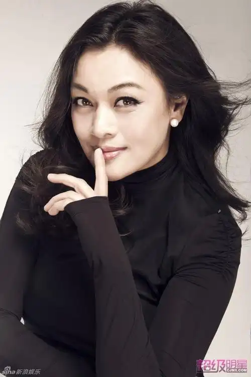 组图:史可气质写真曝光 知性气质优雅绽放