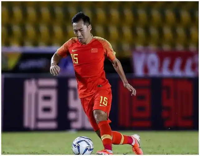 国足队长吴曦今日参加了国足今日的合练……|国足|吴曦|北京青年报