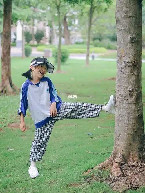 小学生的日常穿搭,好看舒服老师夸_小白鞋_日常穿搭_百搭_童鞋_金山湖