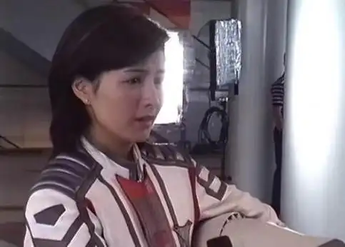 迪迦奥特曼女神丽娜万人迷的她为生活拍风月片