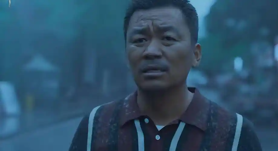 周星驰评价王宝强《八角笼中》,言语犀利,每句话都触动观众的心_电影