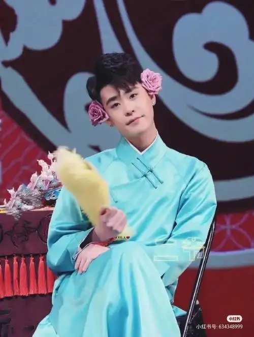 每次看到二爷带花就想到簪花柳银环