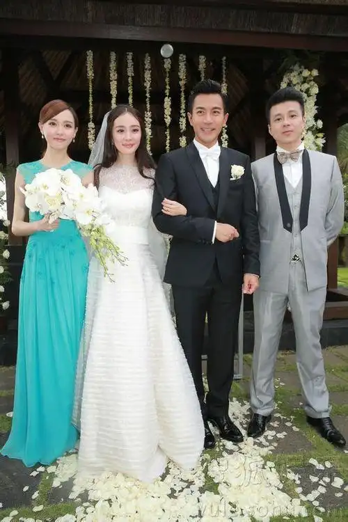 出席杨幂婚礼担任伴娘