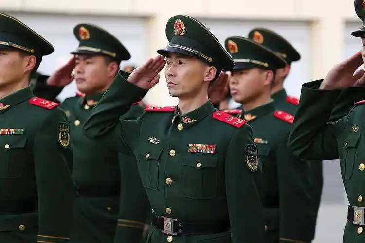 教育_敬礼_国旗