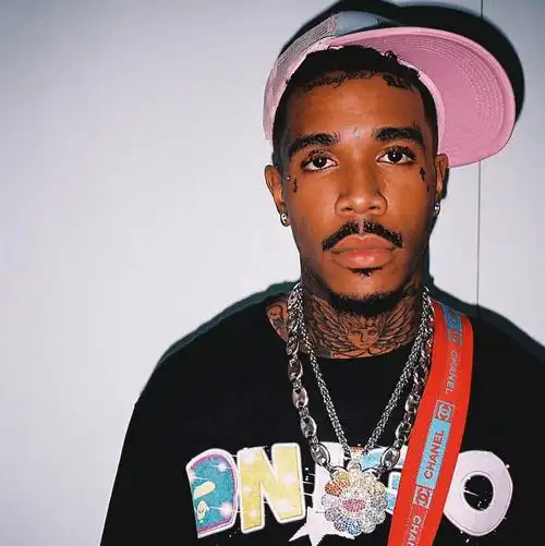 爆头美国rapper当着三个孩子面枪杀女友后自杀