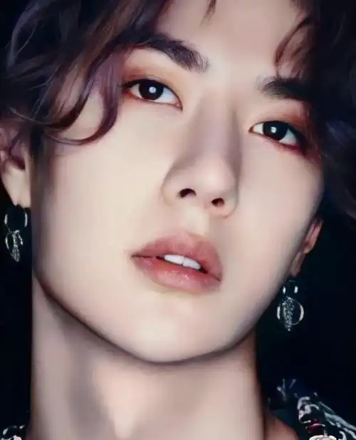 明星的绝美怼脸拍#有被王一博怼脸拍狠狠帅到!