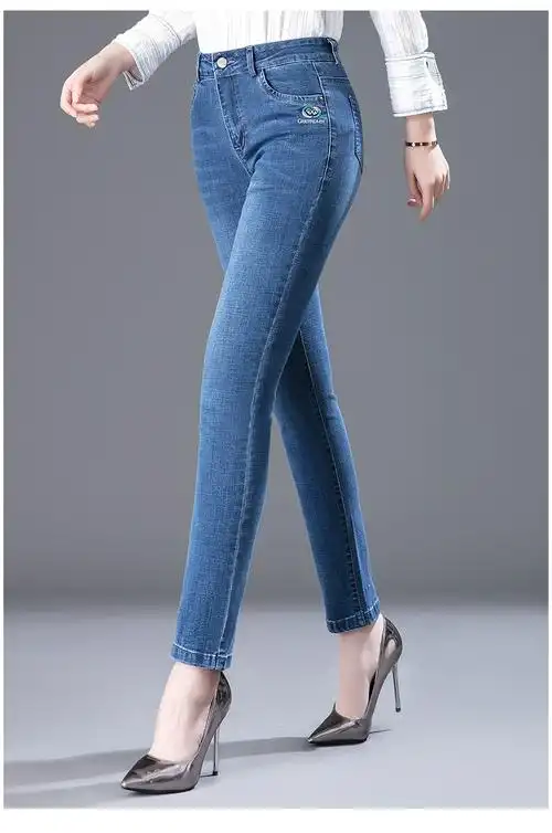女士春秋中腰牛仔裤秋季女年新款中年妈妈裤子高腰四五十岁长裤秋