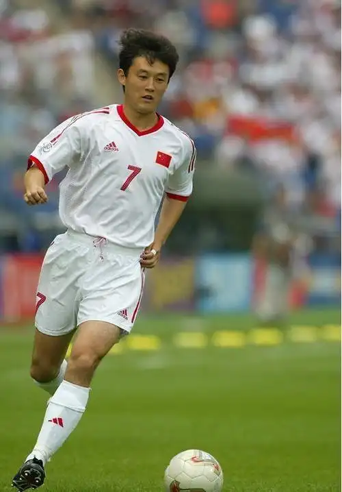 中国足球罕见一幕孙继海范志毅同时上热搜世界杯老国脚辟谣