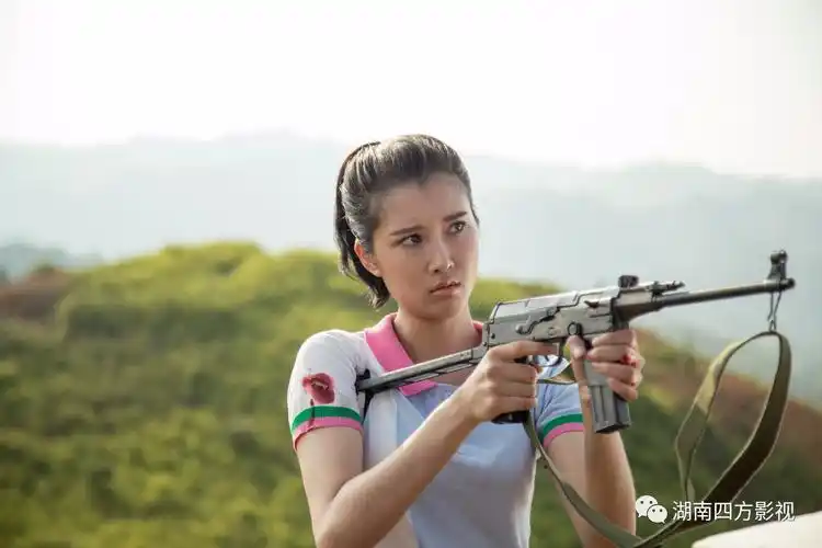 图为青年演员奚望在电影《天下无毒》中饰演"周婷"