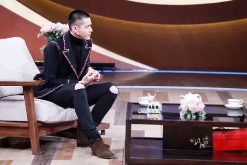 2016吴亦凡《非常静距离》录制_高清图片大全-爱豆app