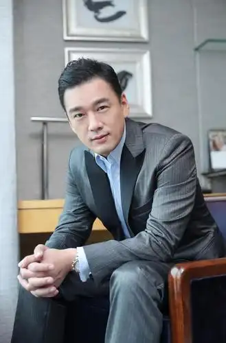 王耀庆加盟资深少女组合现场开怼宋威龙你才是面包