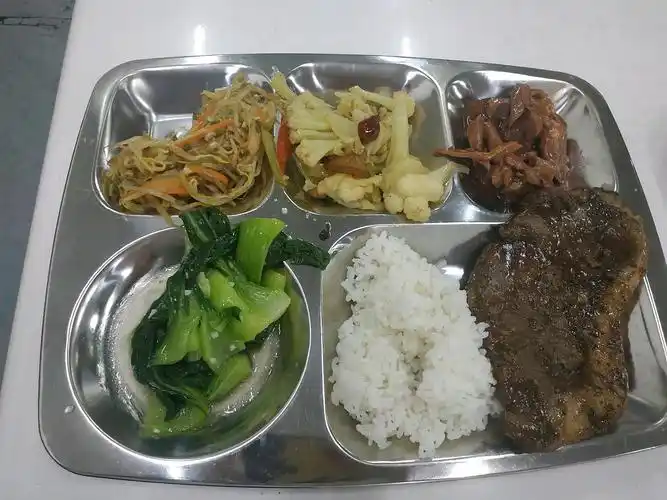 工作学校的免费食堂(今日加餐:炖汤)