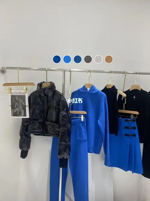 陈列搭配克莱因蓝