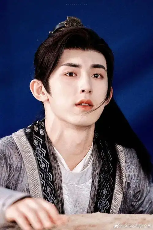 郭俊辰从师尊变马贼