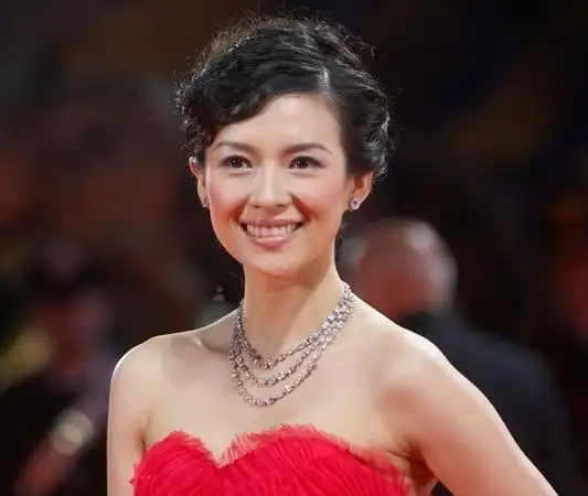 章子怡八字分析,章子怡八字命盘-周易算命网