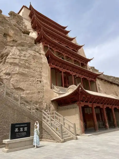 敦煌莫高窟是中国四大石窟之首建筑宏伟值得打卡