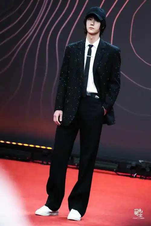 王一博星光大赏