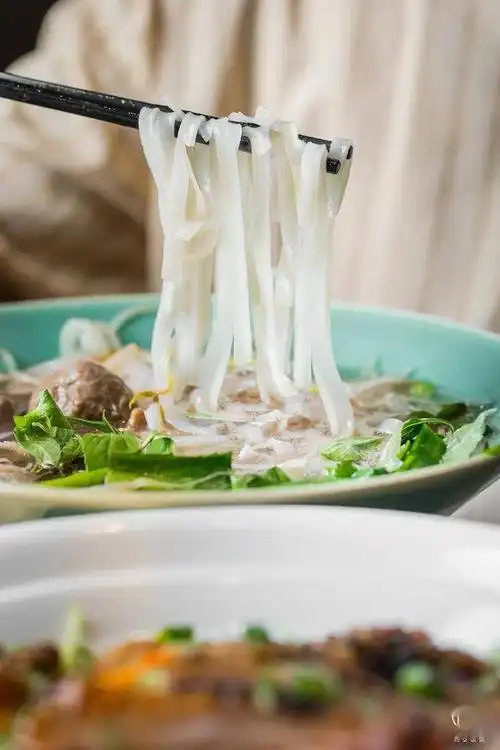 北京爆火10年的越南汤河粉来了一碗带你穿越胡志明