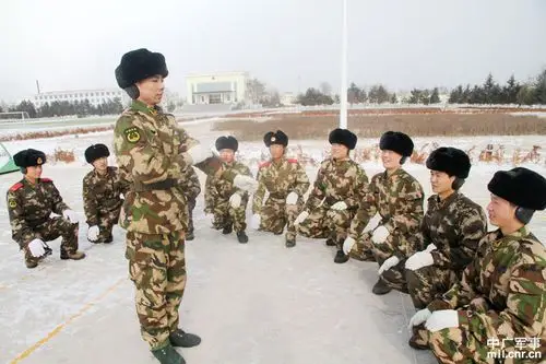 武警8672部队:快乐新训有招法