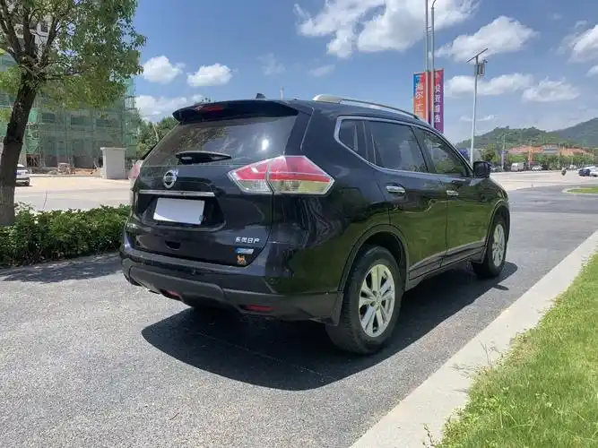 【梧州】2014年7月 日产 奇骏 2014款 2.0l cvt舒适版 2wd 手动挡