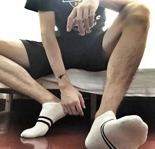 为什么男人容易脱发,但胡子胸毛腿毛却很旺盛?_手机搜狐网