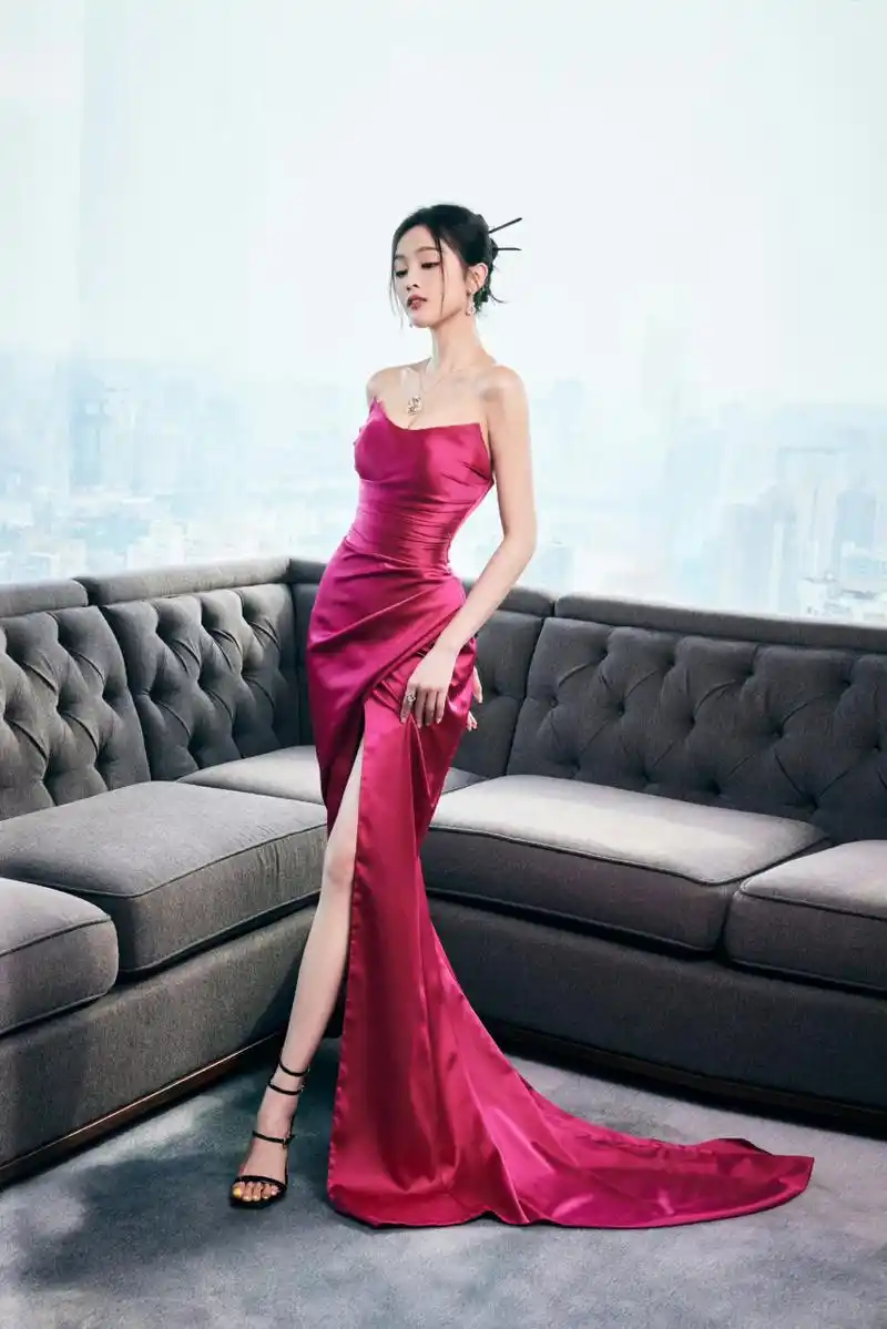 吴宣仪 一字带细跟凉鞋[爱你] #吴宣仪