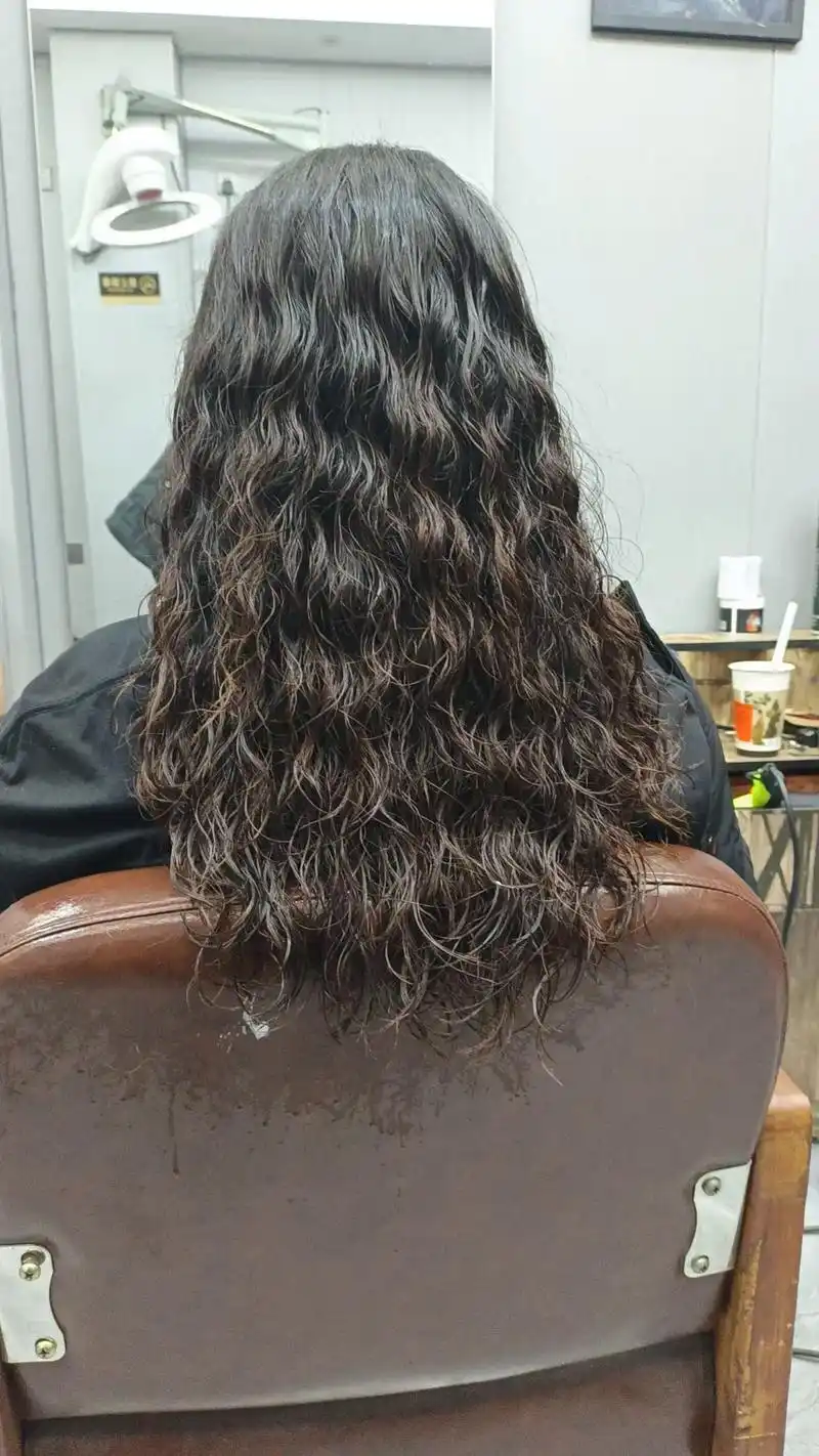 中长发烫卷发型效果图 换个发型美美哒 免打理烫发自然吹干效果 - 抖