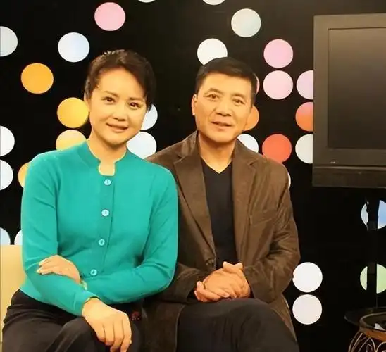 回顾奚望:在继父刘之冰的支持下任性离婚,带着女儿的她,怎样了