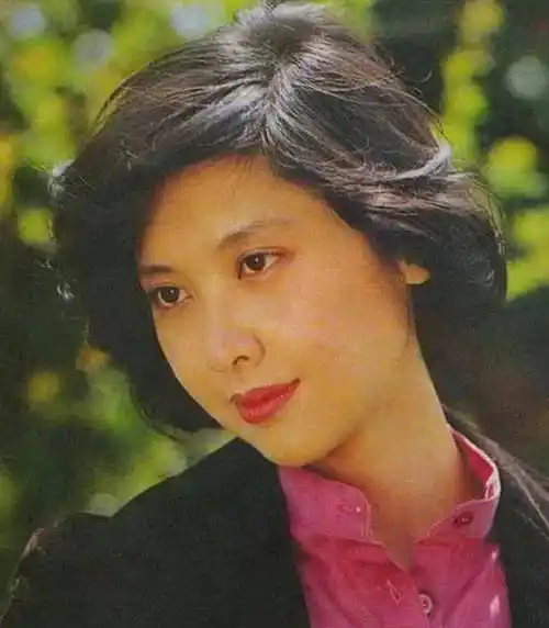 原创68岁女儿国国王朱琳美人终将迟暮但她依旧是最美的模样