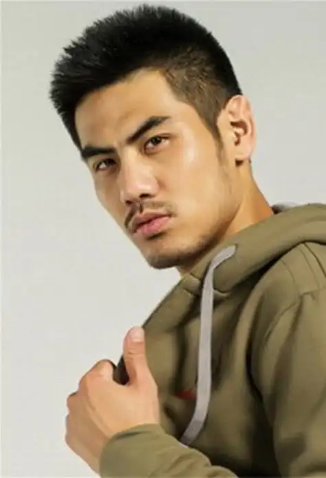 国字脸男生剃帅气短发风格绅士男士适合短发设计