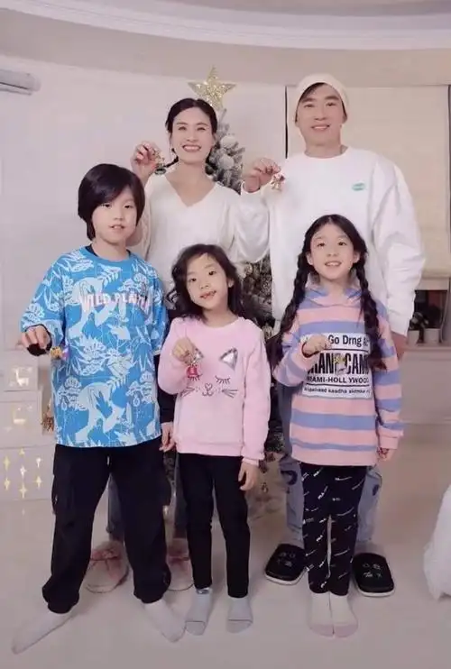 台星刘畊宏定居上海吃苍蝇小馆菜品仅几元钱孩子学费却近50万