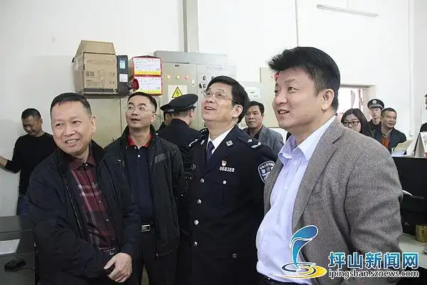 把安保工作放在首位让老百姓过个安乐年