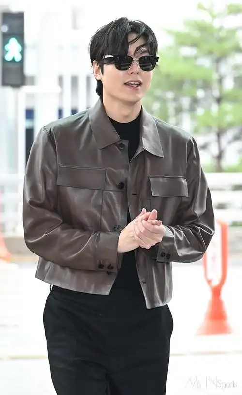 组图:李敏镐机场出发米兰时装周 生图脸部圆润发福略显双下巴