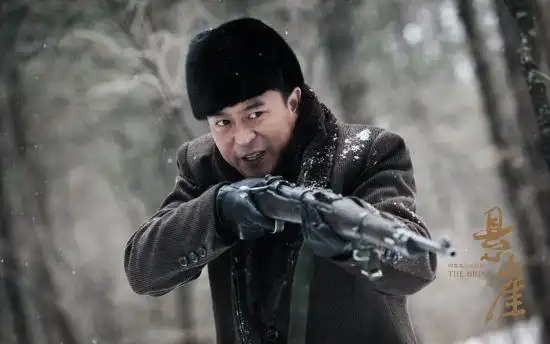 《悬崖》中张嘉译饰演"最有范儿"特工