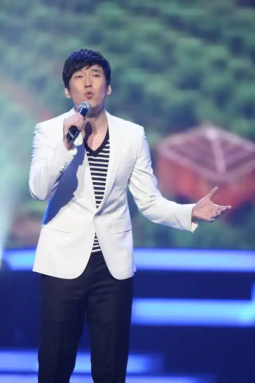 满江献唱《中华诵》