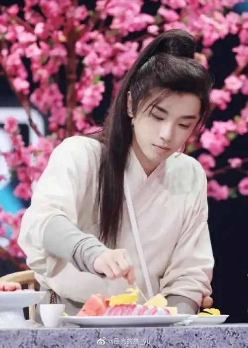 一见倾心的古装漫画脸##华晨宇王牌对王牌