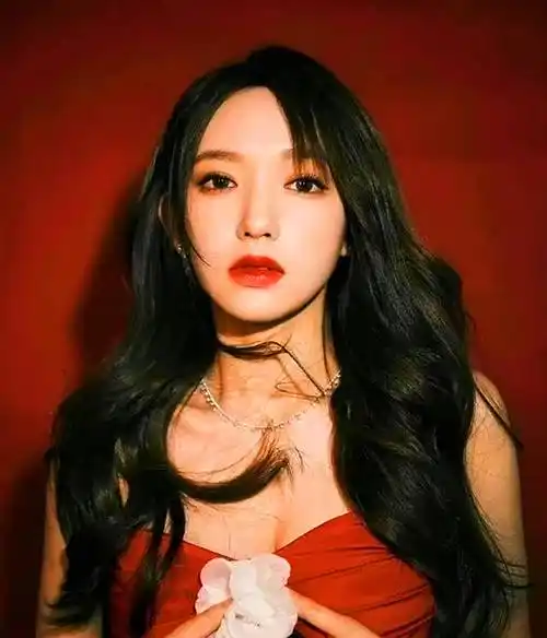 程潇25岁惊艳全场,曲线身材如人间尤物,美得让人窒息!