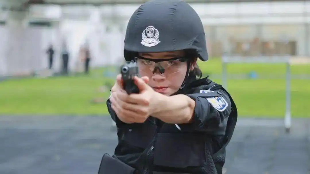 揭秘女子特警队尖刀力量