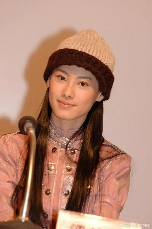 梁洛施为李泽楷生三子,未能嫁入豪门,只换来十亿分手费值吗?