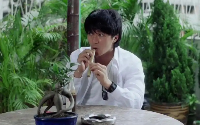 论抽烟只服达叔!竹棍都能抽出烟来,星爷想学都学不会