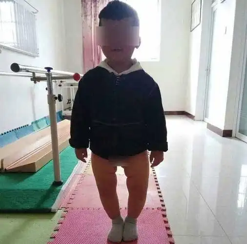 原创孩子穿纸尿裤,到多大停止最合适?儿科专家:最迟别超过这个年龄