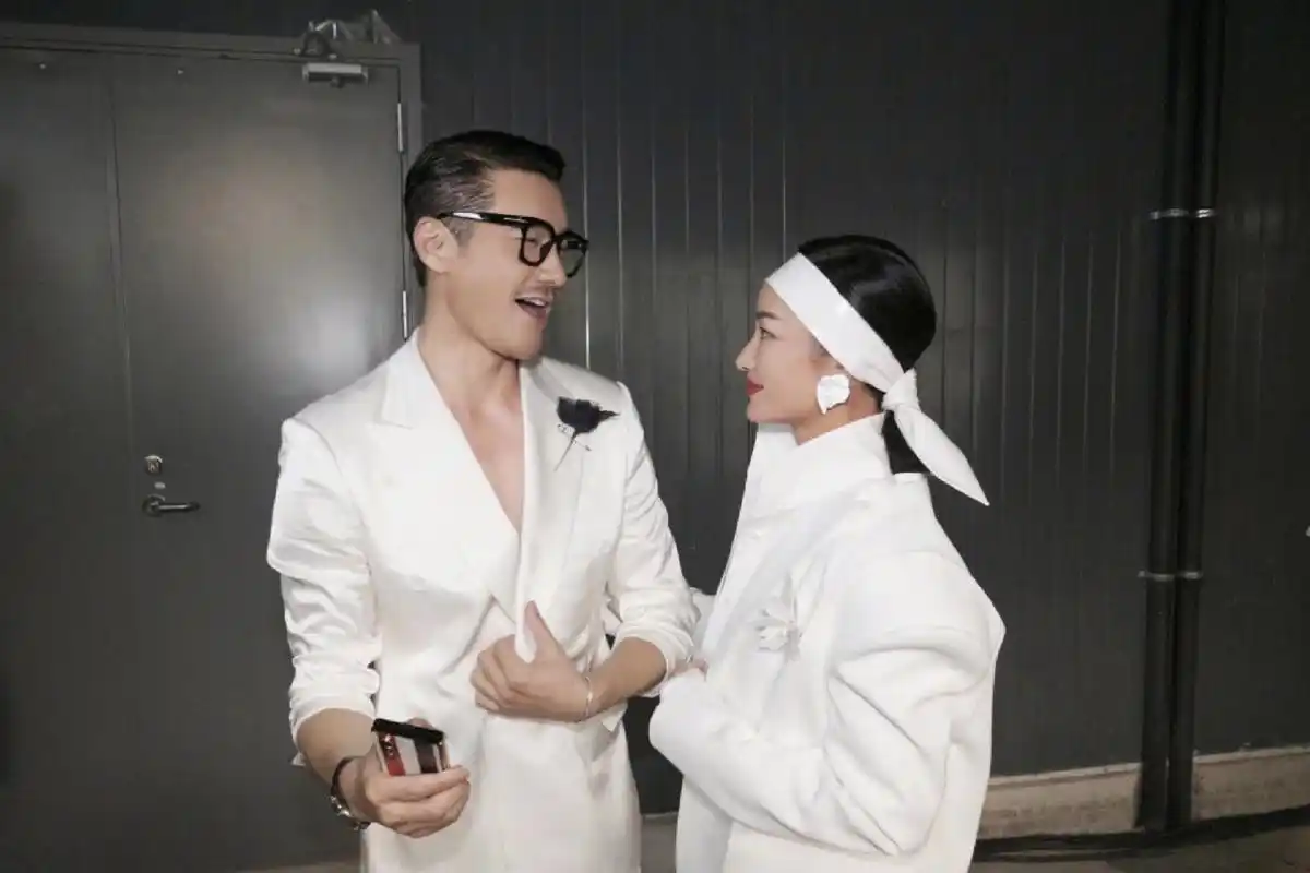 瞿颖和胡兵再次同框亮相,这也是在胡兵透露曾喜欢过瞿颖之后,两人首次