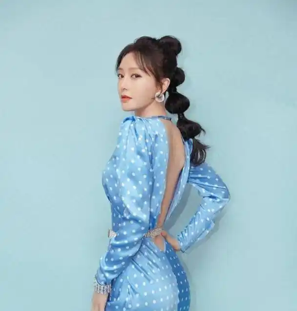 历经风雨仍保持优雅 秦岚,这个名字在娱乐圈中有着不俗的口碑