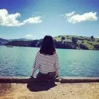 短发头像女背影_微信头像图片大全