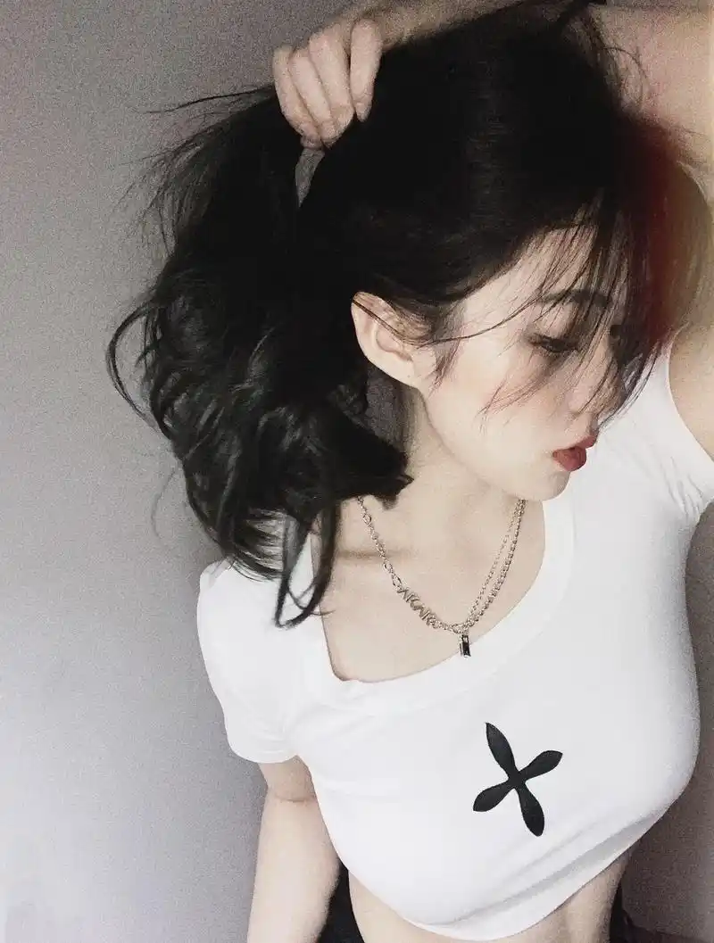 漂亮有什么用,吸引更多的人骗我罢了.#分享照片 #185大帅 - 抖音