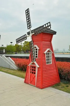 弥河岸边的木质风车