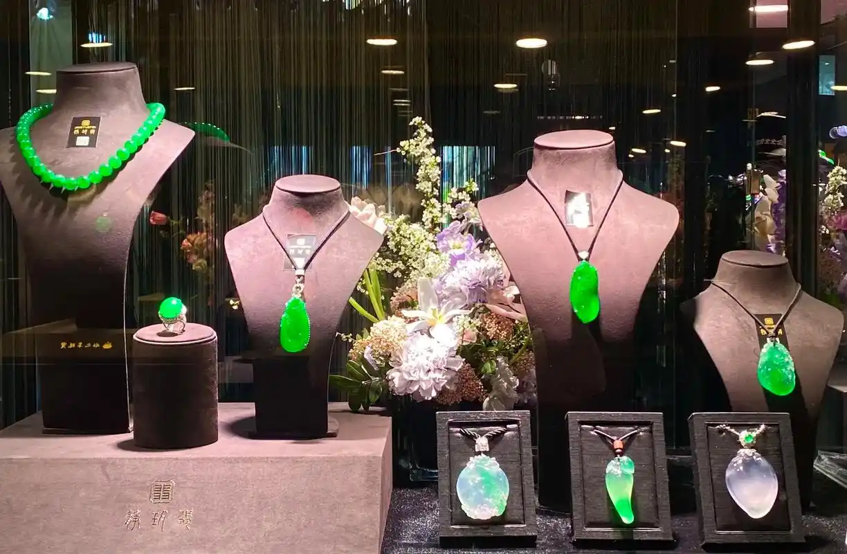 备受瞩目的北京珠宝展,我们来啦!感谢来自各地的翠友们,谢 - 抖音